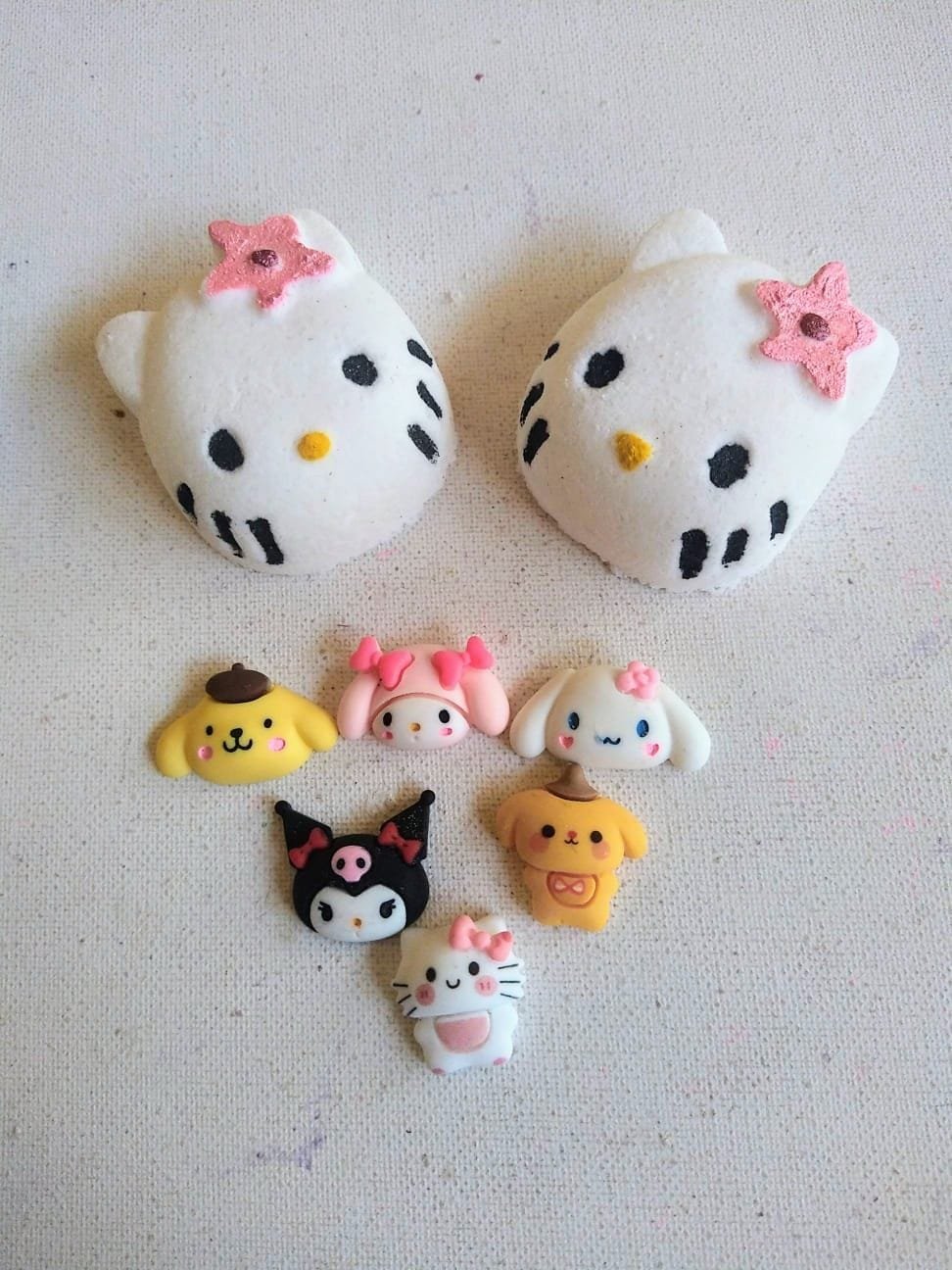 Hello Kitty bath bombs - Image 1