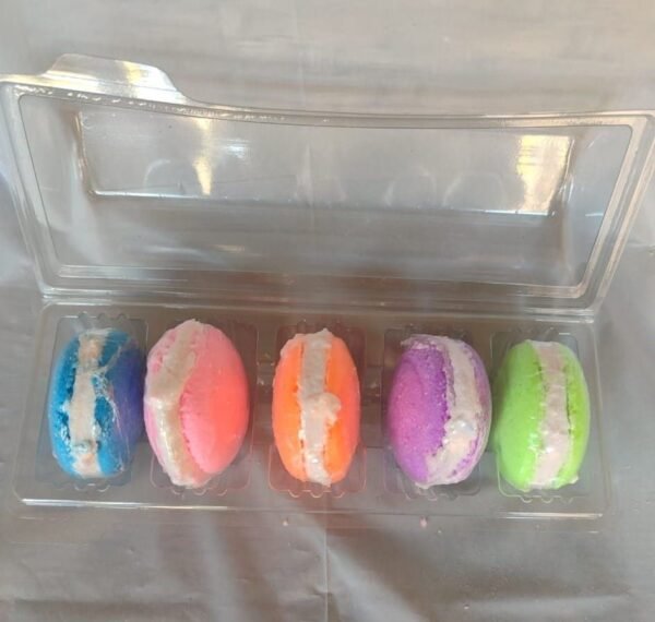 Macaroon bath bombs