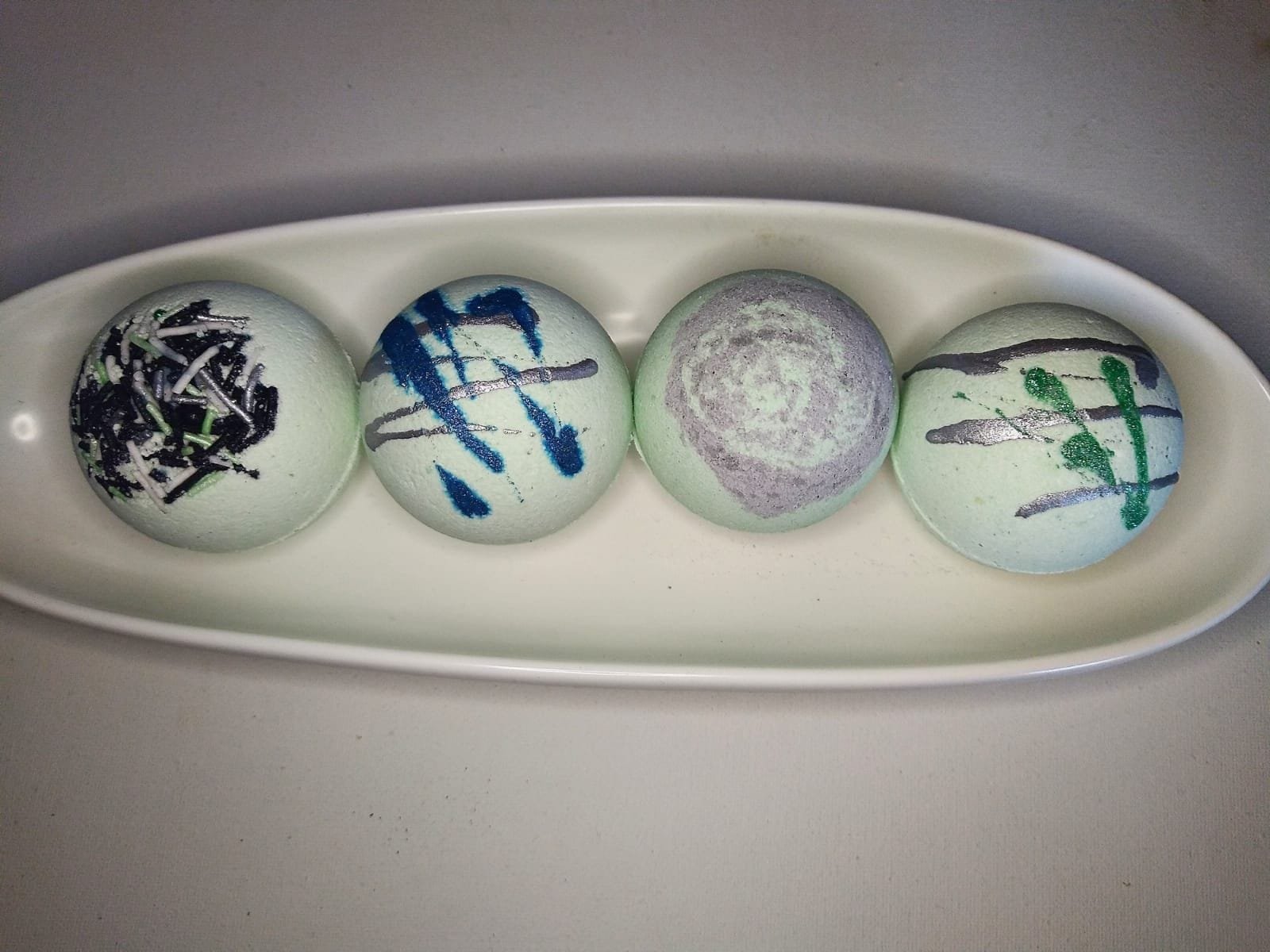 Mint&Lemon Grass Bath Bomb - Image 1